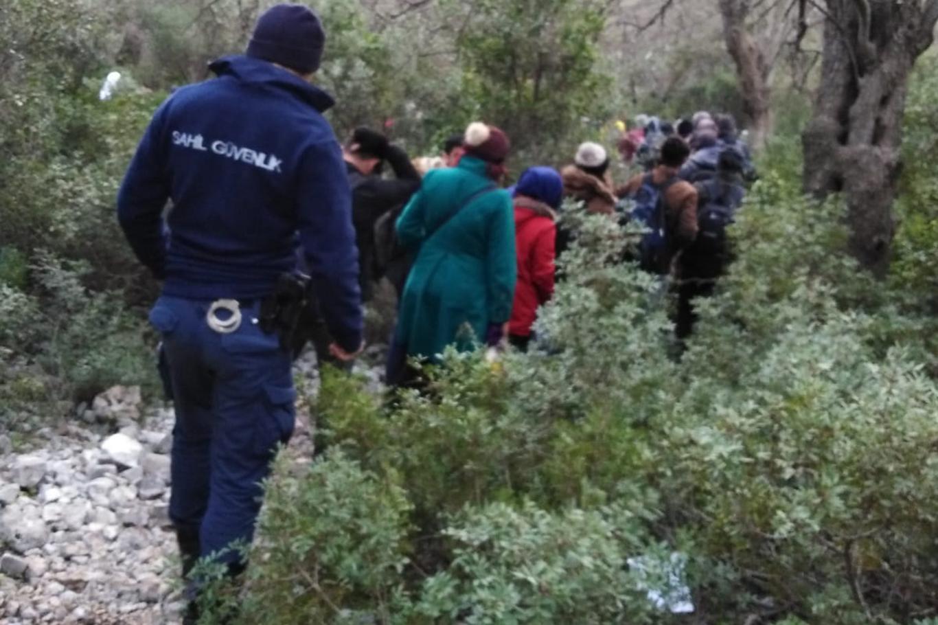 İzmir'de 216 düzensiz göçmen yakalandı